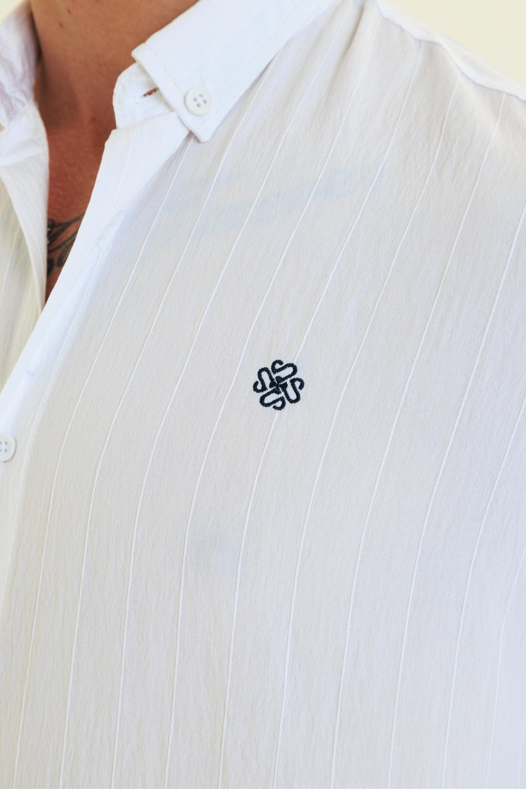 GEWER Erkek Slim Fit Nakış Detaylı Keten %100 Pamuk Beyaz Gömlek