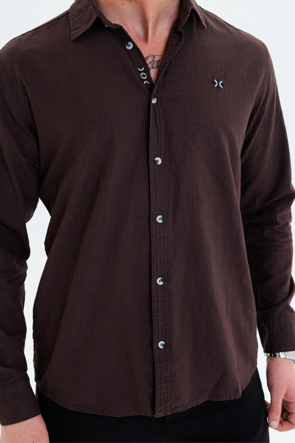 GEWER Erkek Slim Fit Nakış Detaylı %100 Pamuk Kahverengi Gömlek