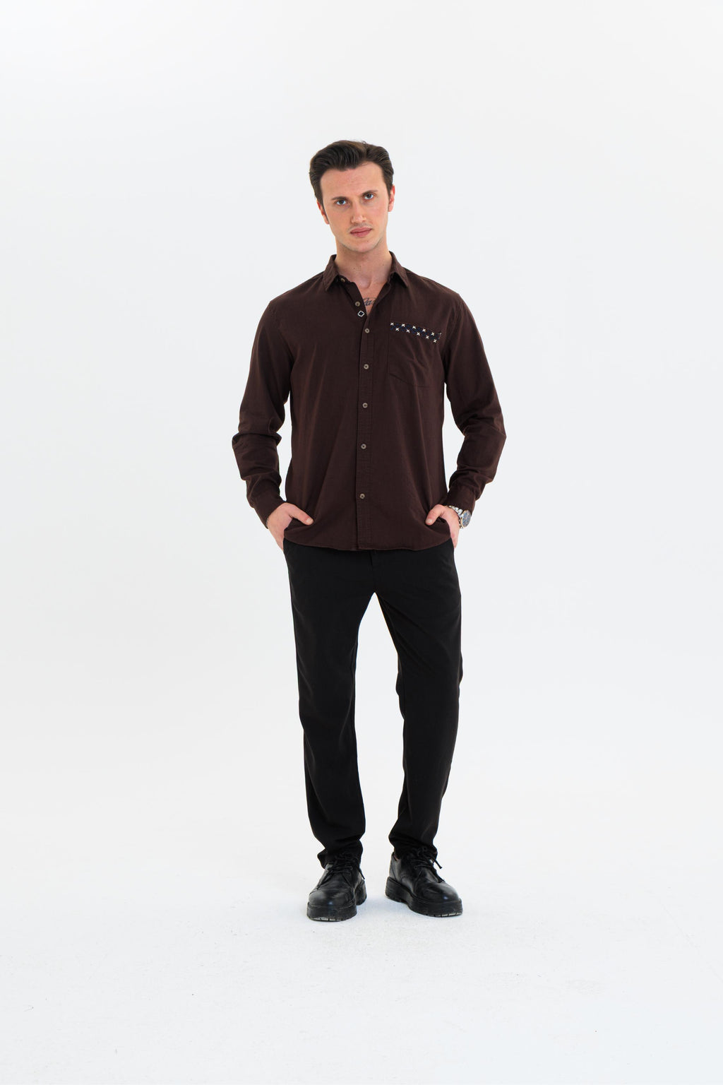 GEWER Erkek Slim Fit Cepli Nakış Detaylı %100 Pamuk Kahverengi GÖMLEK
