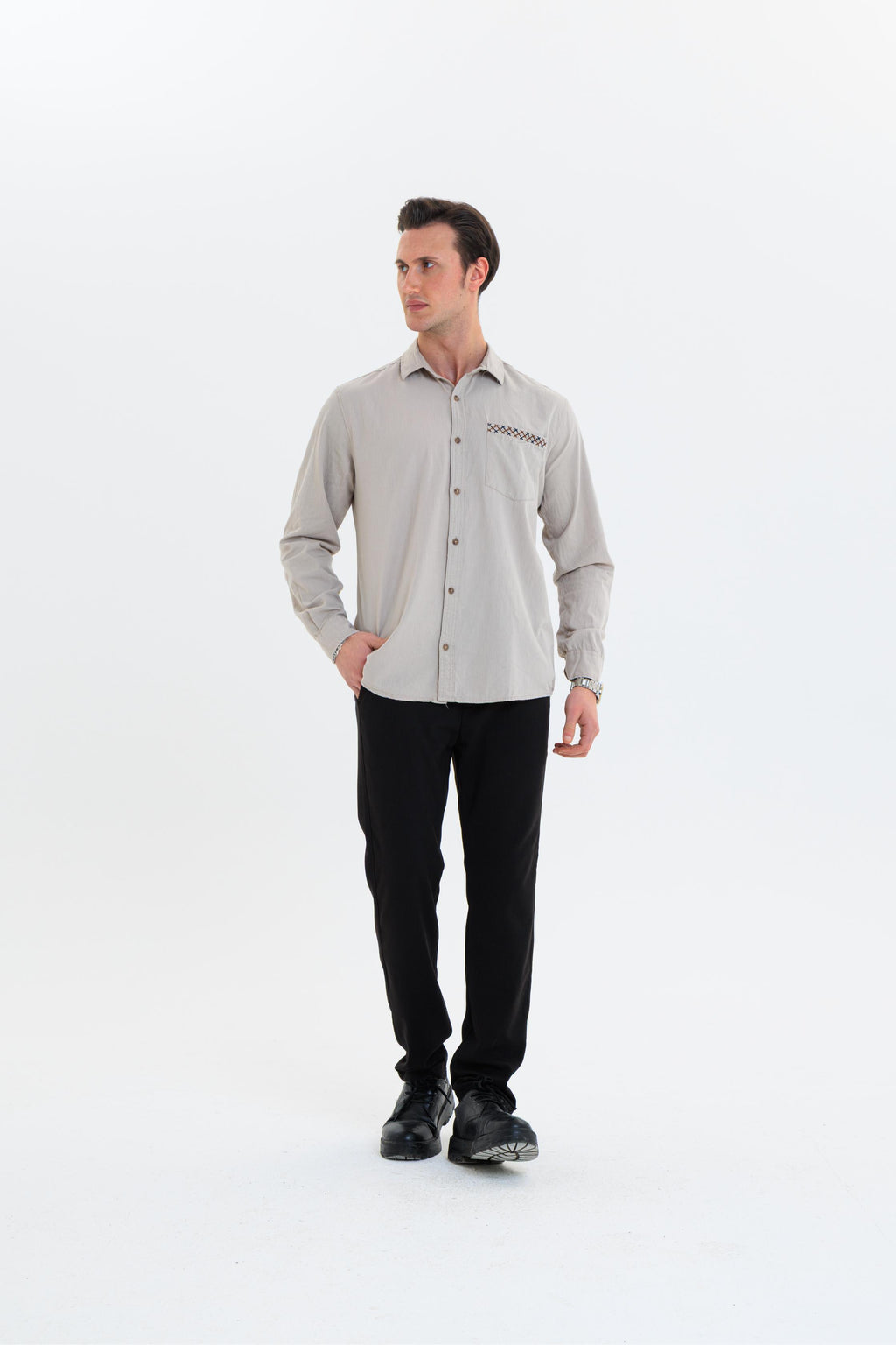 GEWER Erkek Slim Fit Cepli Nakış Detaylı %100 Pamuk Bej GÖMLEK