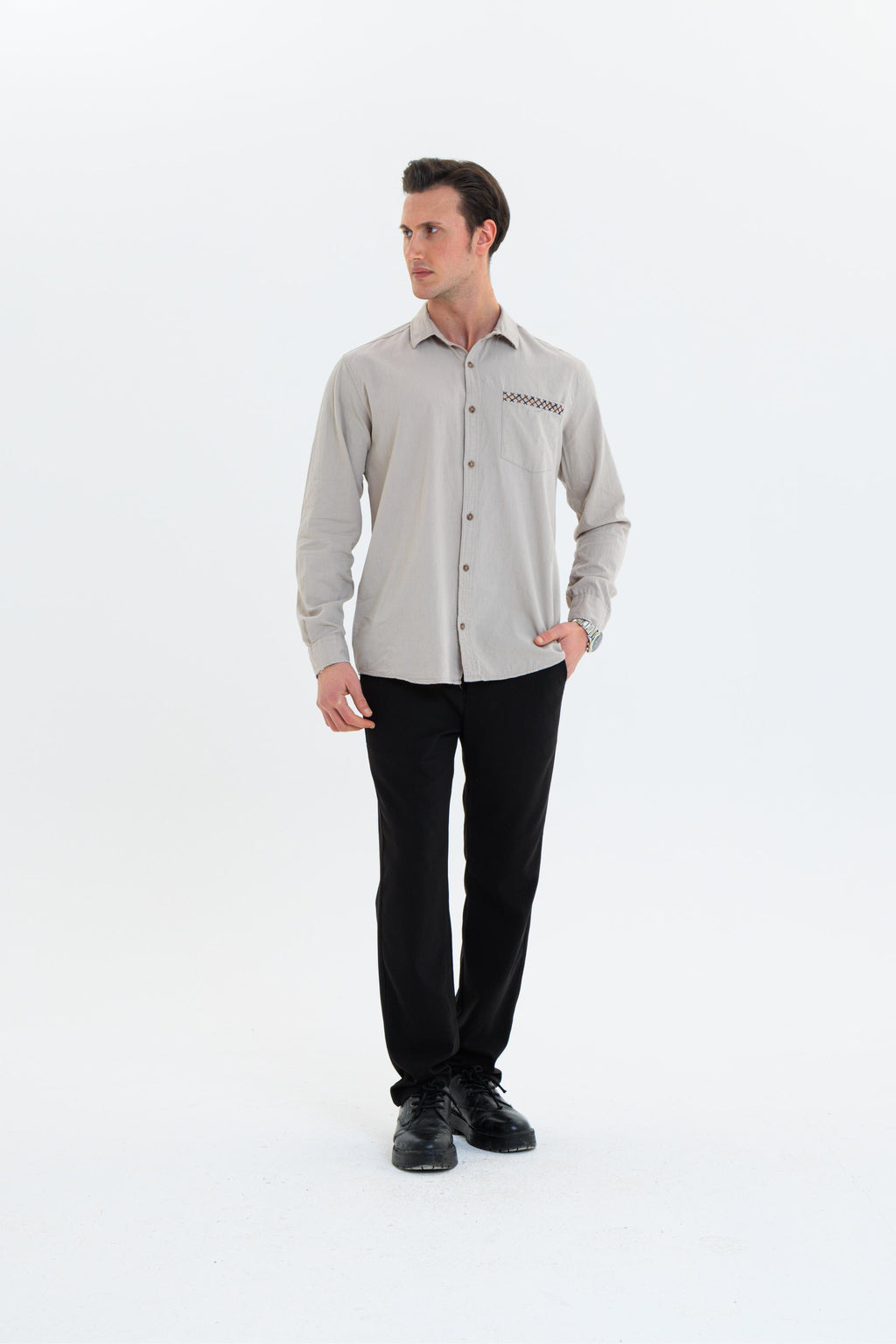 GEWER Erkek Slim Fit Cepli Nakış Detaylı %100 Pamuk Bej GÖMLEK